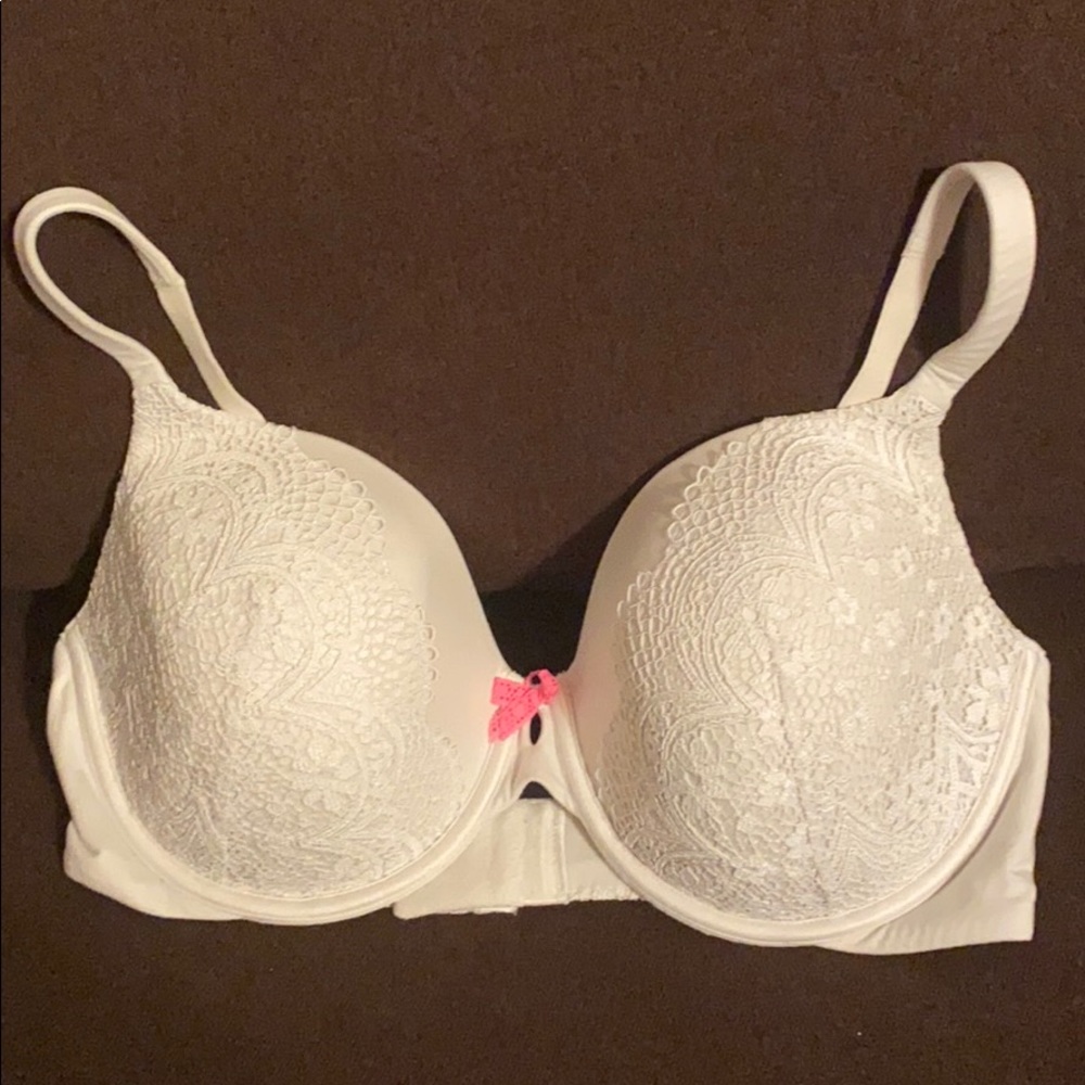 Victoria’s Secret White Lace Bra